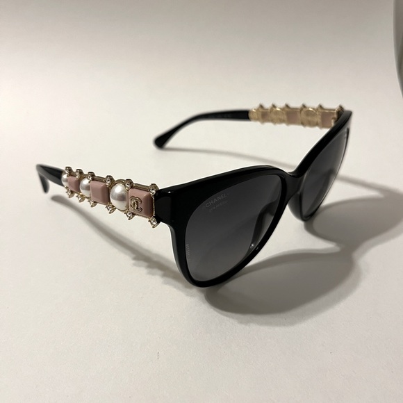 CHANEL Crystal Pearl Cat Eye Polarized Sunglasses - Picture 1 of 15